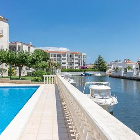 224-apartamento Con Vistas A Canal Y Piscina Apartment Empuriabrava