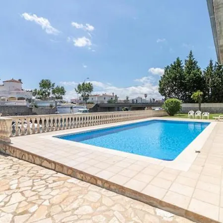 224-apartamento Con Vistas A Canal Y Piscina